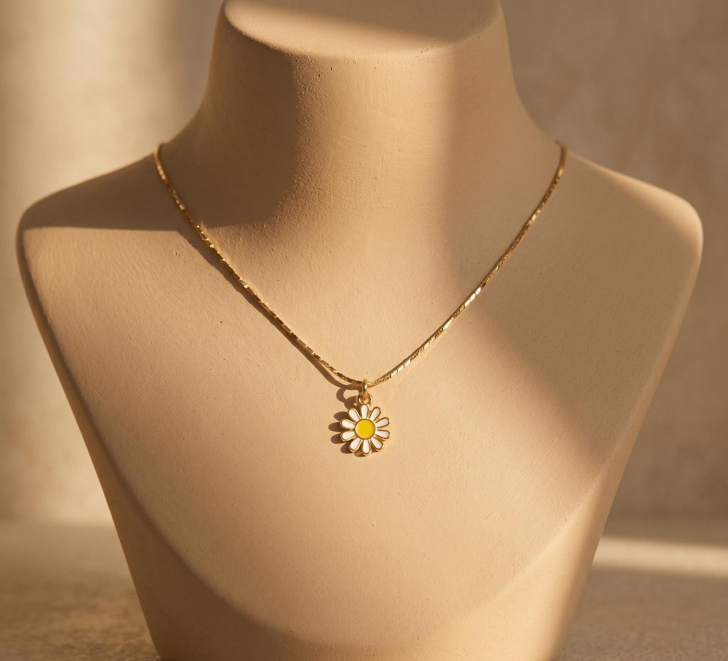 Daisy Necklace Gold • Enamel Daisy Pendant • Flower Necklace Women • Dainty Daisy Charm Necklace • Mothers Day Gift • Cute Necklace for Her